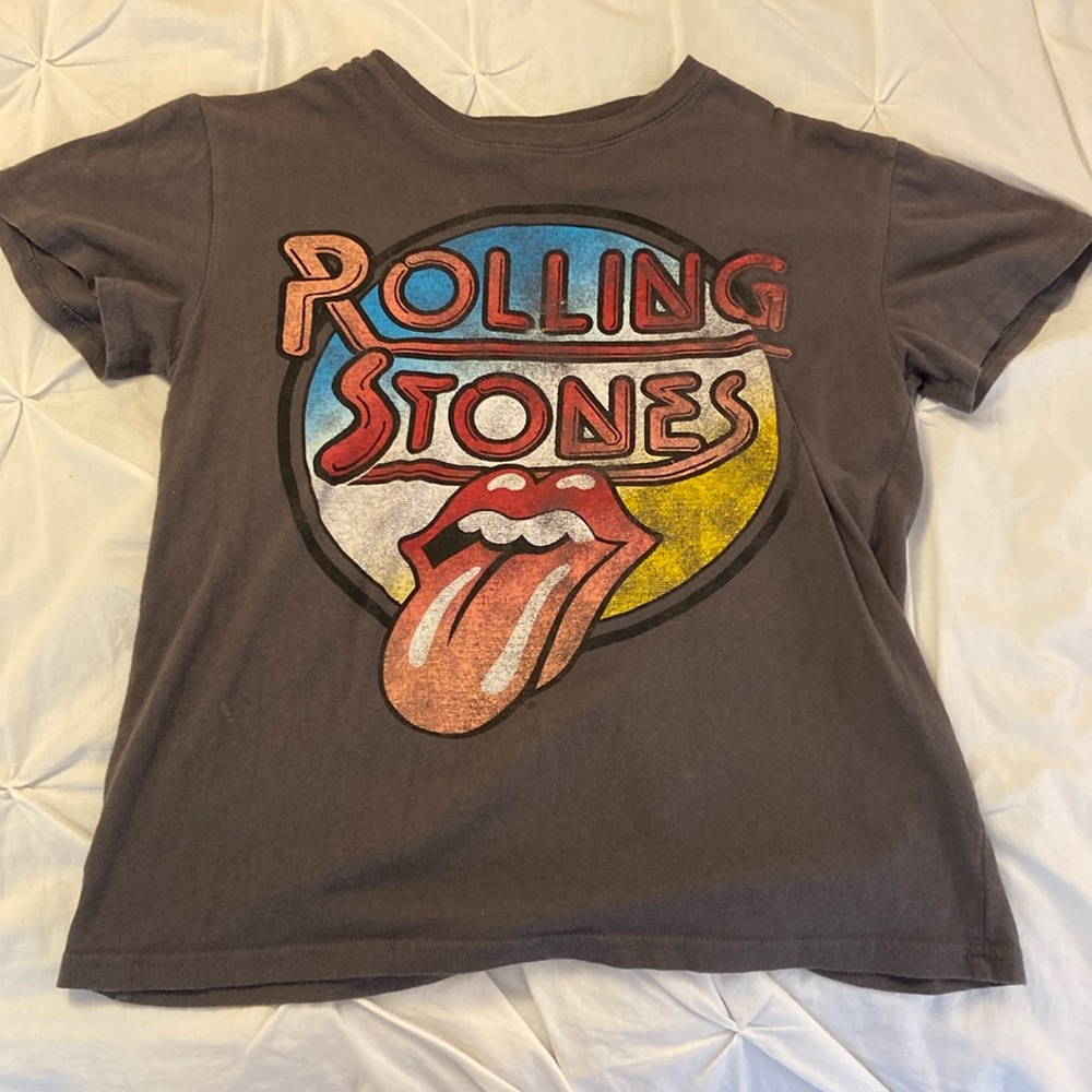 dark gray rolling stones shirt